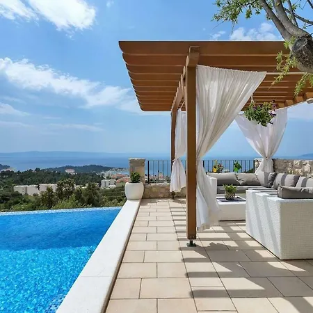 Holiday home Holiday Mendula Makarska